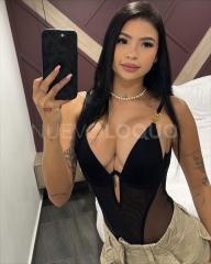 LATINA MODELO, SUPER COMPLACIENTE, TOP