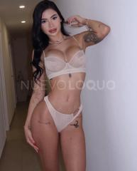 LATINA MODELO, SUPER COMPLACIENTE, TOP