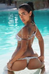 Colombiana con clase y estilo
