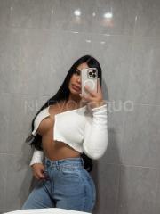 Chica elegante y divertida