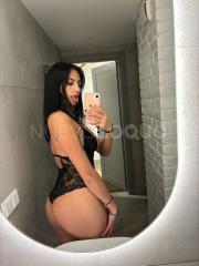 Jovencita CURVILÍNEA COMPLACIENTE SEXI