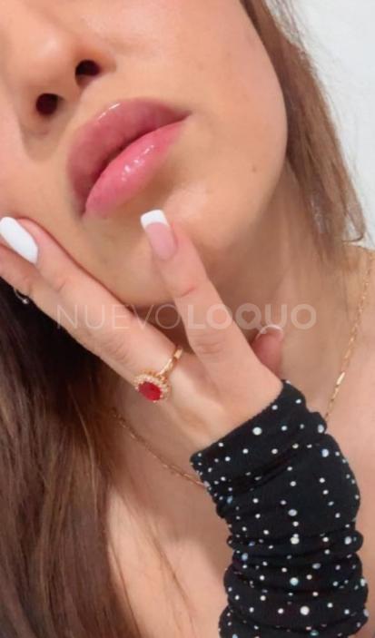  juguetona cariñosa discreta