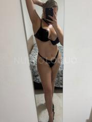 ENCANTADORA EXQUISITA CARIÑOSA