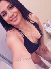 Chica juguetona encantadora