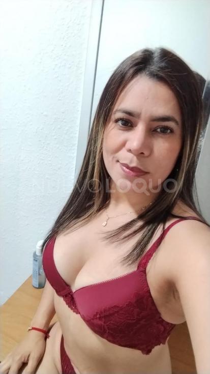  complaciente y cariñosa