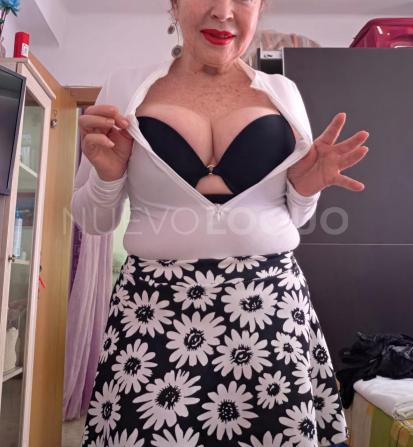  Elegante madurita