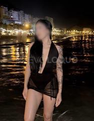 Auténtica muñeca implicada y sensual