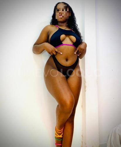  Morena ardiente y amorosa
