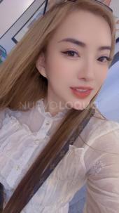 Chica asiática y guapa, muy cerca