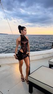 UNA MUJER DE TUS DESEOS