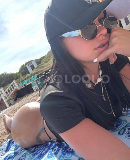  Latina hot y dominante