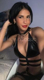 chica muy sexy y femenina