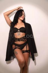 MUY SENSUAL, EXOTICA Y JUGUETONA