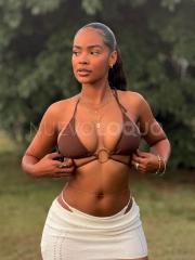 EXÓTICA Y SENSUAL LATINA