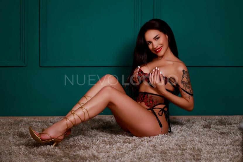  GUAPISIMA CHICA CON GANAS DE DIVERSION