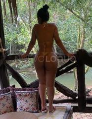 NOVEDAD HERMOSA DE PIES A CABEZA