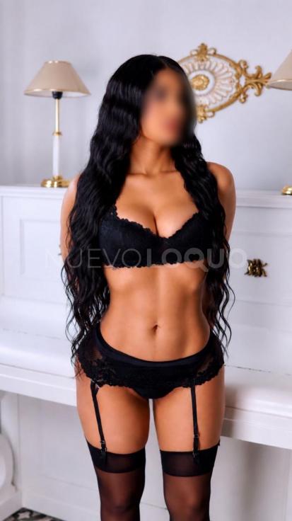  Colombiana, pelinegra piel canela
