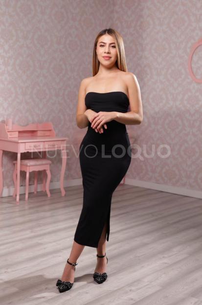  Hermosa y elegante colombiana