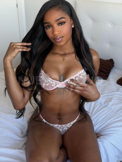  Morenita hermosa todo una modelo