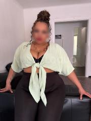 Mujer curvy muy bella en Vic