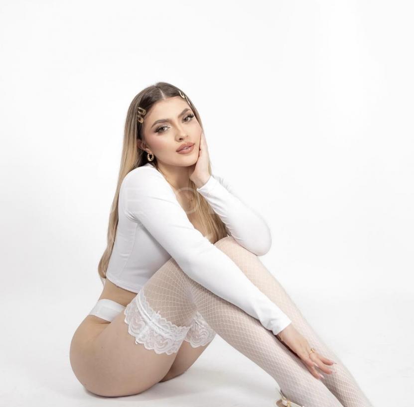  rubia encantadora y dulce