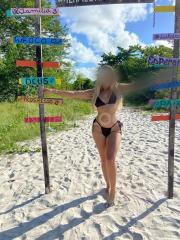 chica brasileña recien llegada