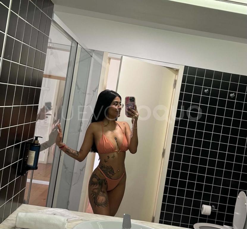  Una chica latina caliente