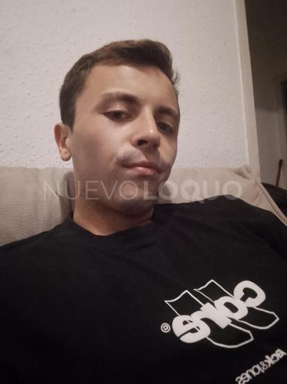  Joven dispuesto siempre