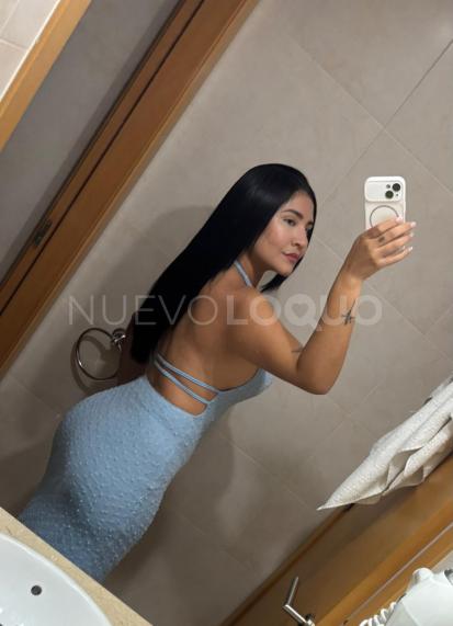  elegante ,bonita y complacient