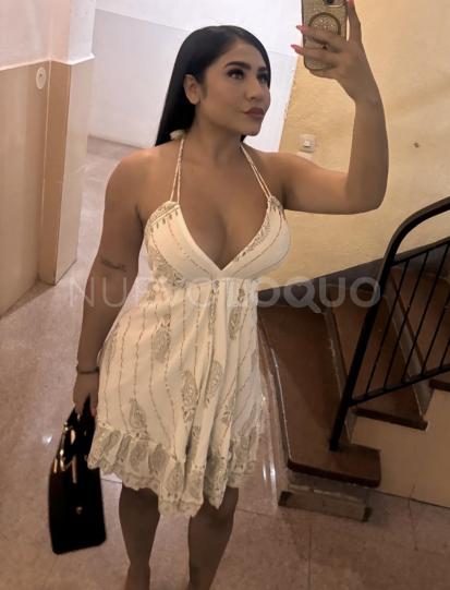  ELEGANTE, BONITA Y COMPLACIENTE.