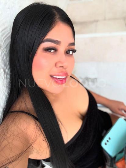  Bonita chica colombiana joven