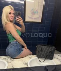 chica joven simpática