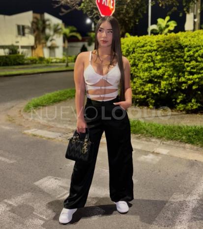  VENEZOLANA DIVERTIDA Y COMPLACIENTE