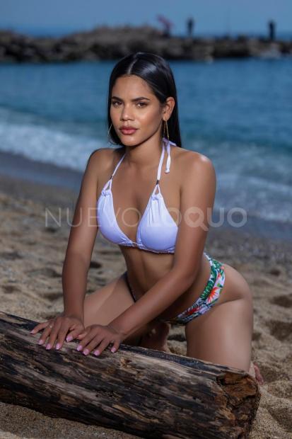  Colombiana piel canela