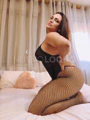 Soy una chica muy amable e juguetona