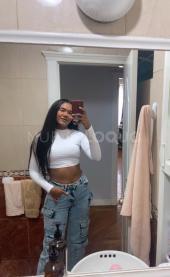 Rica morena ve a disfrutar
