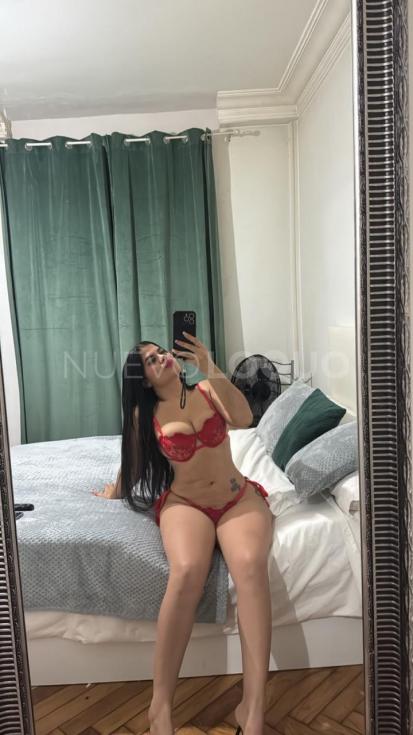  JOVENCITA SEXY Y CALIENTE LATINA ..
