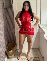 Latina muy ardiente que espera por ti.