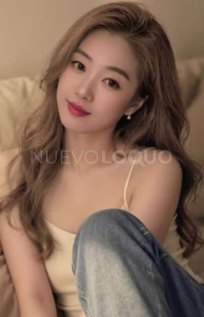  Chica asiática en Girona
