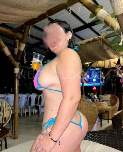  Latina Caliente