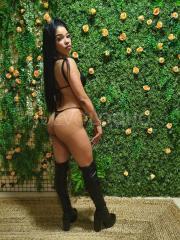 VENEZOLANA CUERPO NATURAL