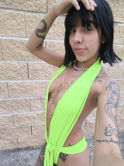  OJOS VERDES CUERPO NATURAL