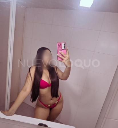  Bella y complaciente
