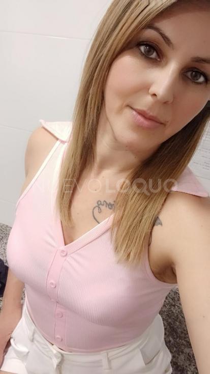  Rubia latina hermosa