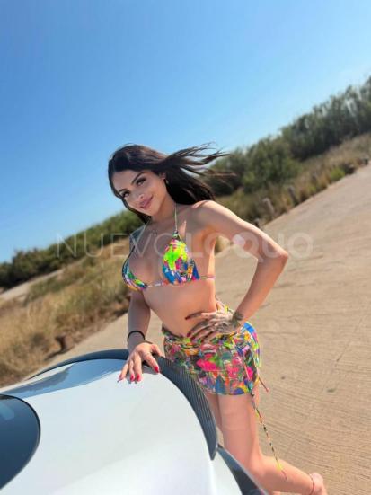  LATINA CALIENTE
