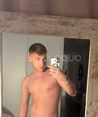 chico complaciente