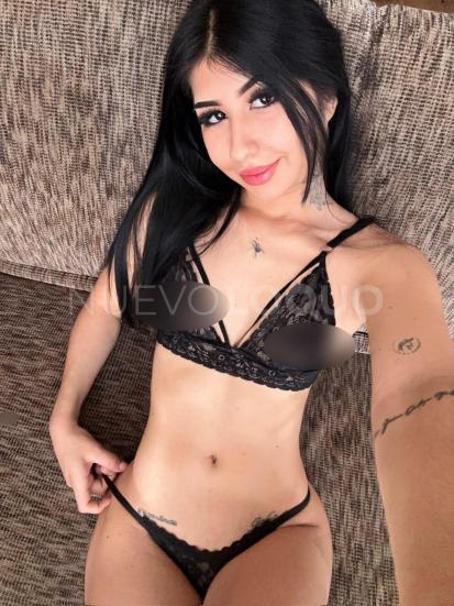  Primera Vez en Blanes, Modelo colombiana