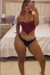 joven rubia nueva en la zona