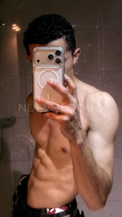  dispuesto a cumplir tus fetiches