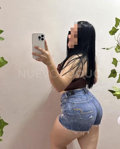  Latina Cariñosa